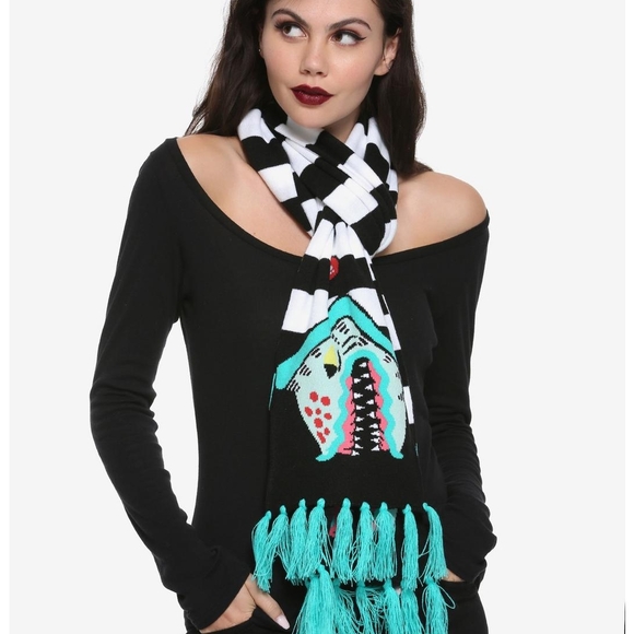 Hot Topic Accessories - Beetlejuice Sandworm Knit Scarf NWT